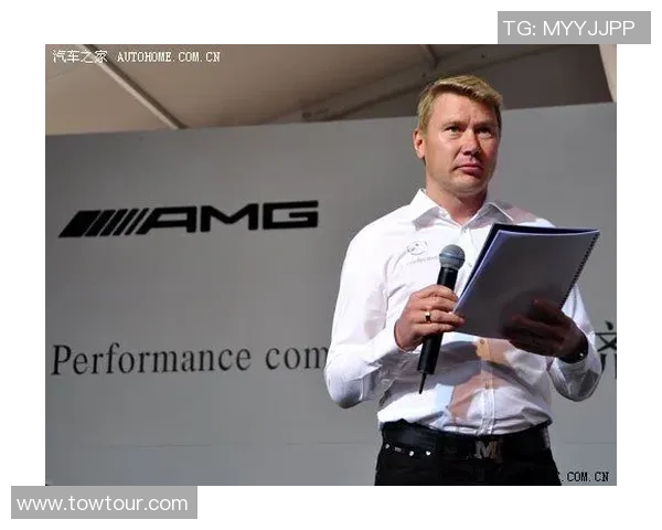 米卡对足球明星的热爱与追随展现了年轻人的激情与梦想 米卡对足球明星的热爱与追随展现了年轻人的激情与梦想